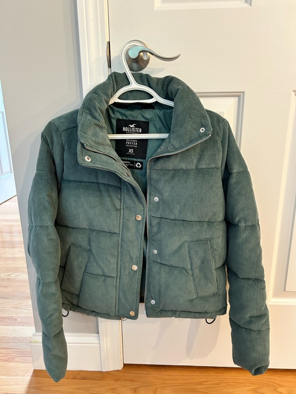 Hollister Corduroy Quilted Puffer Jacket in Deep Green